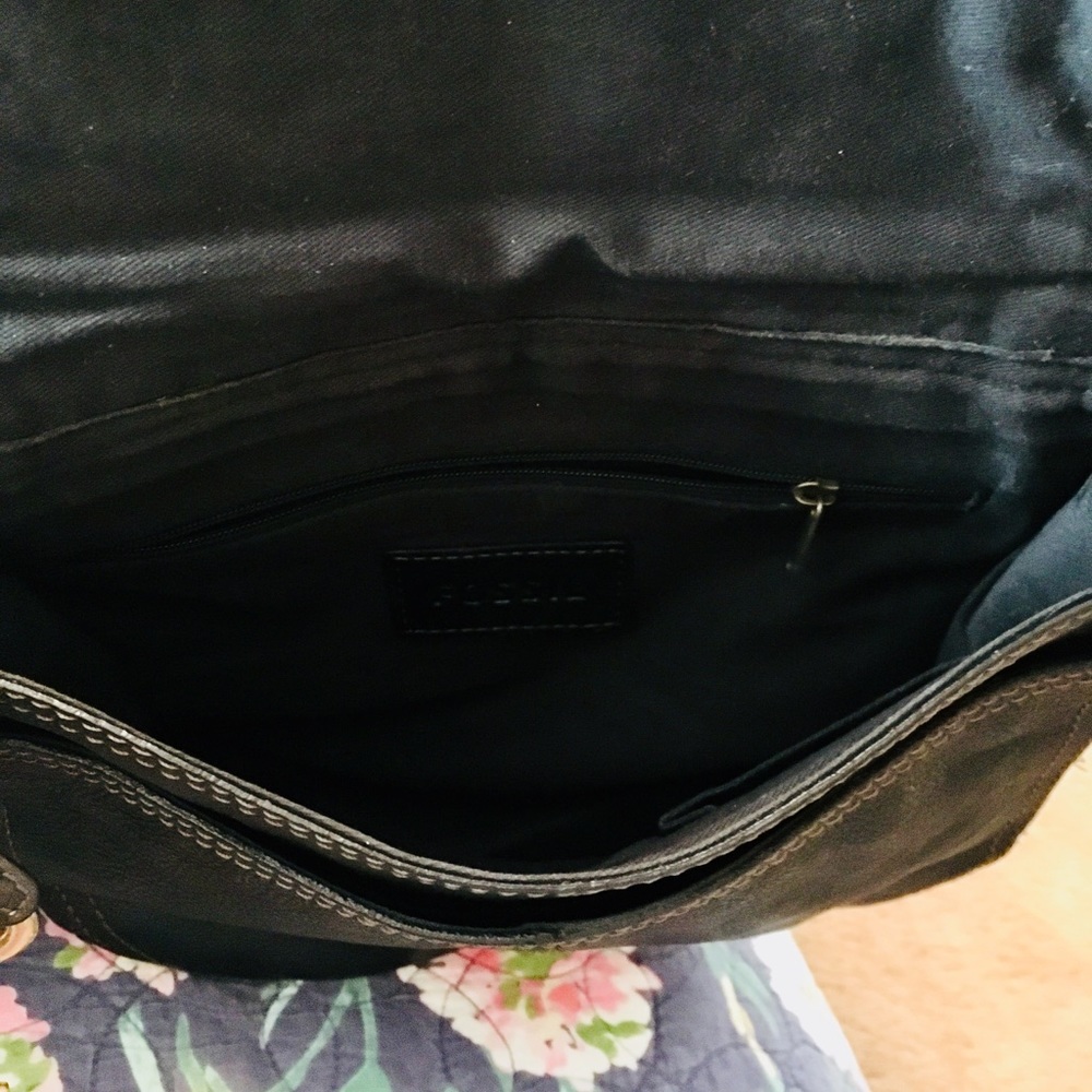 Fossil Vintage Reissue Tapestry Flap Crossbody. - Picture 4 of 7